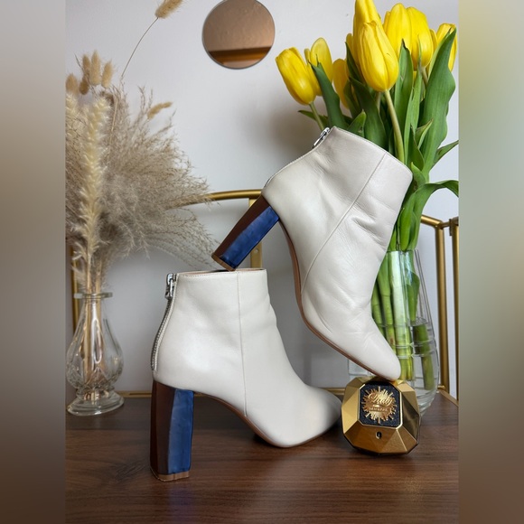 Acne Studios Shoes - Acne Studios Off-White Leather Ankle Boots Sculptural Metallic Heel